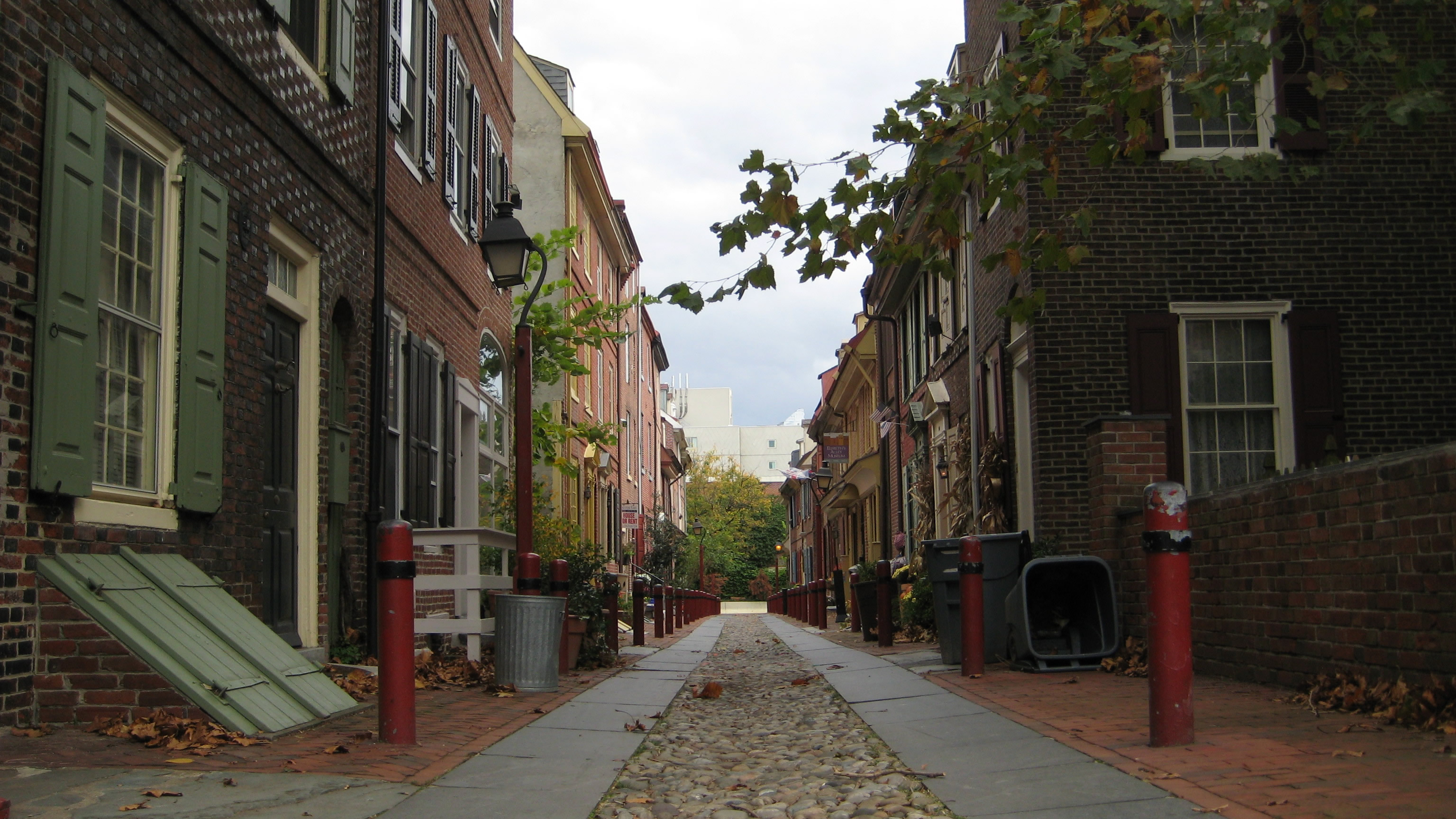 Panoramic view of Elfreth's Alley looking east