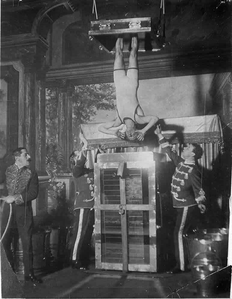 Houdini set to perform the Water Torture Illusion