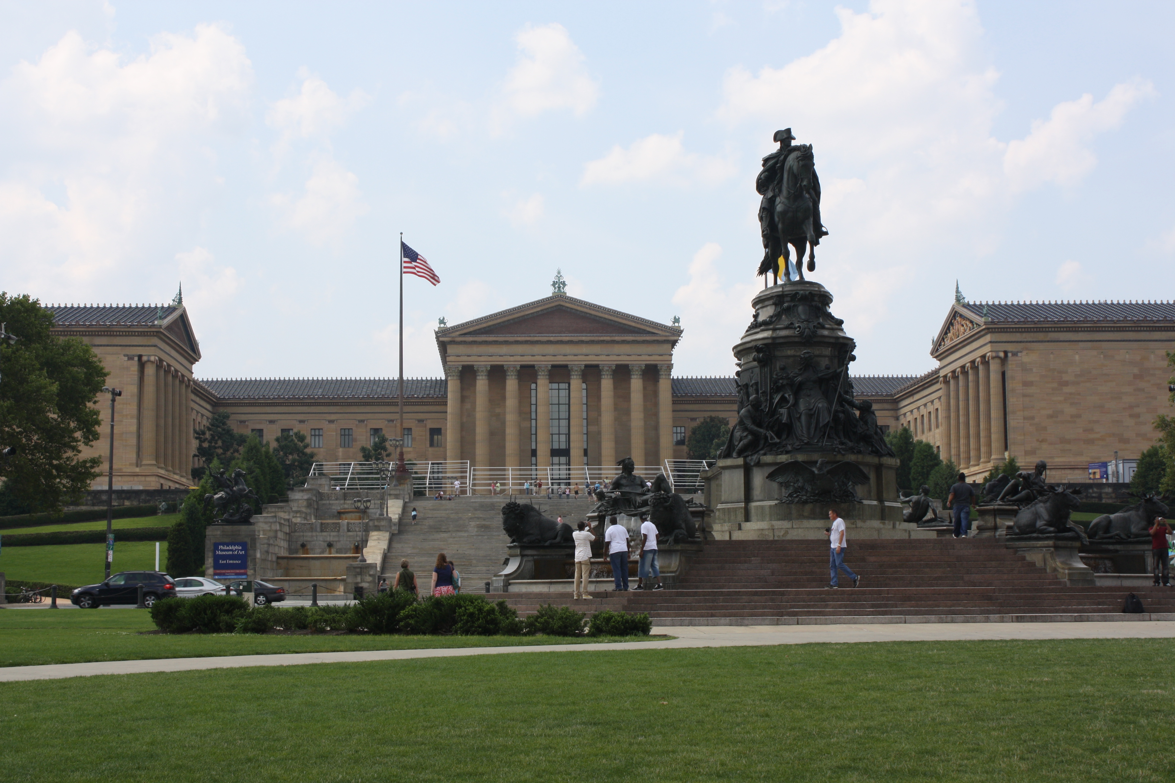 The Washington Monument in front of the Philadelphia Museum of Art