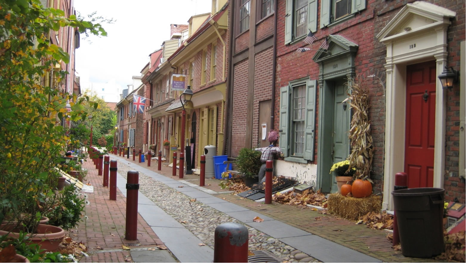 Panoramic view of Elfreth's Alley